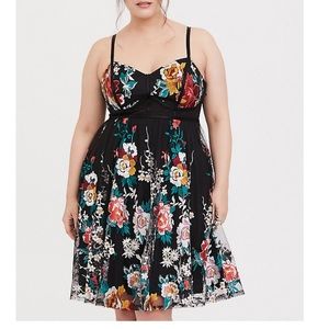 Torrid black floral embroidery dress